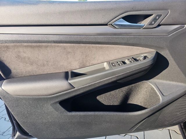 Volkswagen Golf 2.0 TSI DSG Golf VIII Style