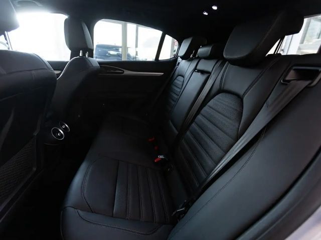 Alfa Romeo Stelvio AT8 Q4