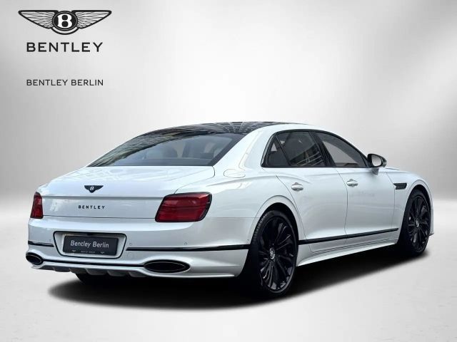 Bentley Flying Spur Hybrid V8