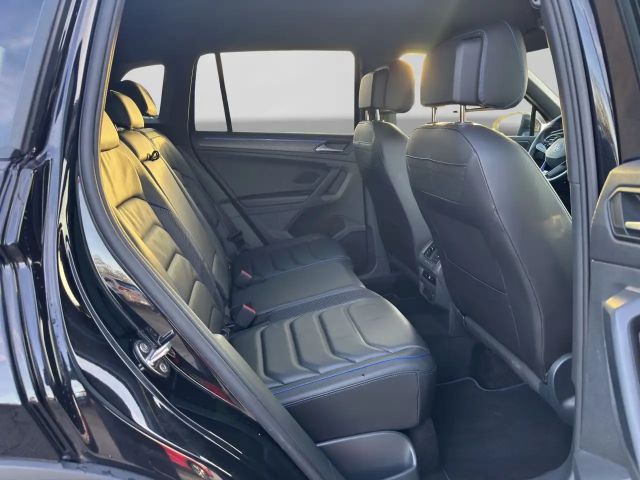 Volkswagen Tiguan R LM20 LEDER AKRAPOVIC BLACKSTYLE R-PERFO