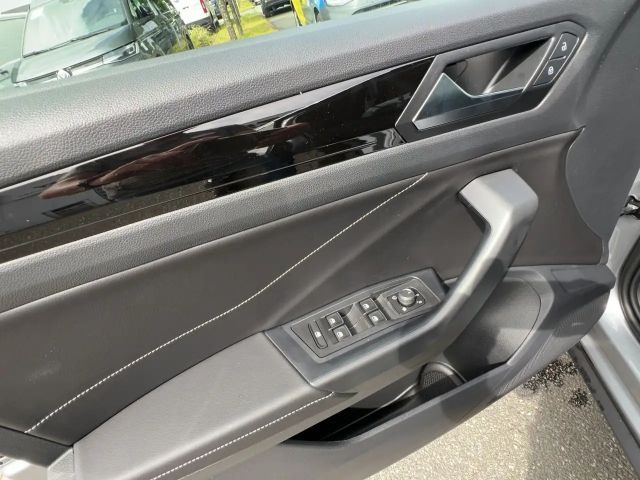 Volkswagen T-Roc 1.5 TSI DSG R-Line