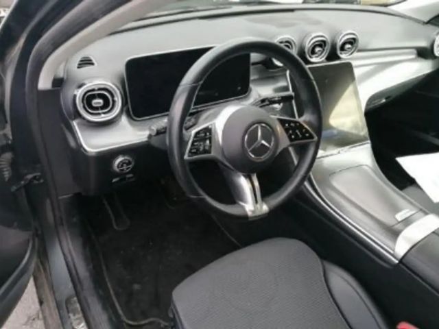 Mercedes-Benz C 200 Sedan