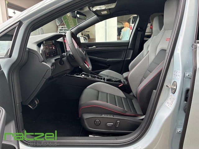 Volkswagen Golf 2.0 TSI DSG