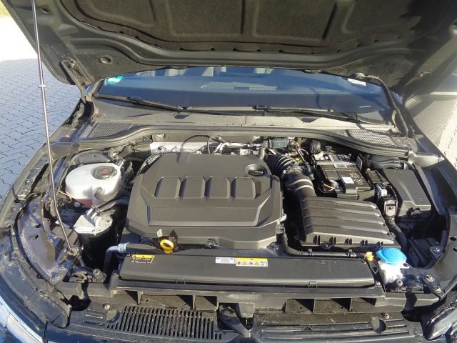 Volkswagen Golf Life Variant