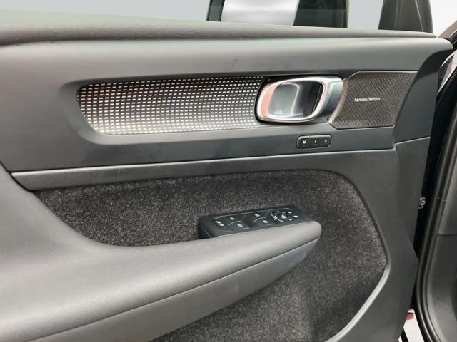 Volvo XC40 Dark Plus