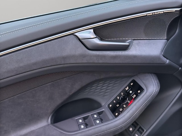 Audi A6 e-tron Avant Quattro