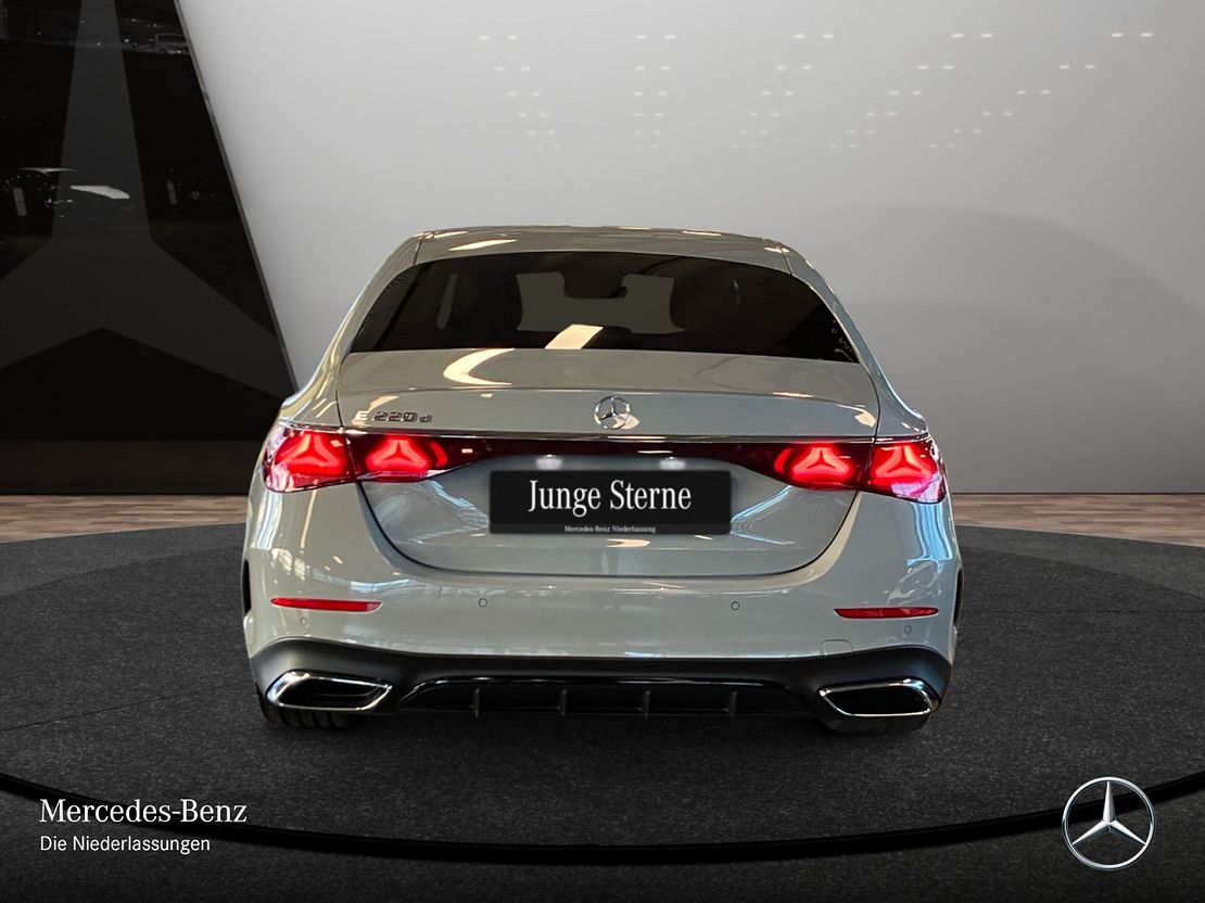 Mercedes-Benz E 220 AMG Line E 220 d Sedan
