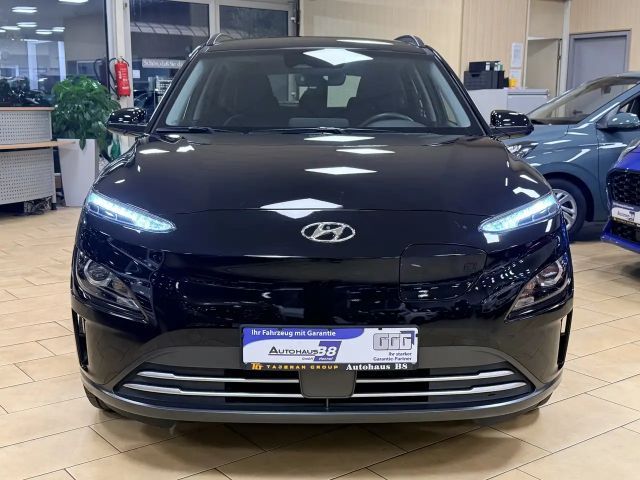 Hyundai Kona Select
