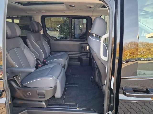 Hyundai Staria Signature