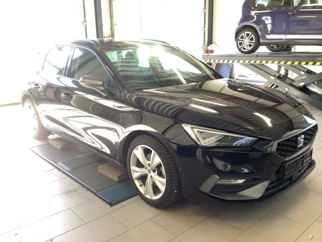 Seat Leon 1.5 eTSI FR-lijn Sportstourer