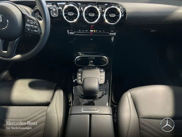 Mercedes-Benz A 180 A 180 d Style