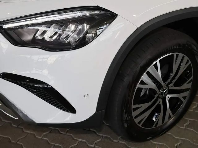 Mercedes-Benz GLA 180 TOTWINKEL+DISTRONIC+360°+LED+KEYLESS+18"