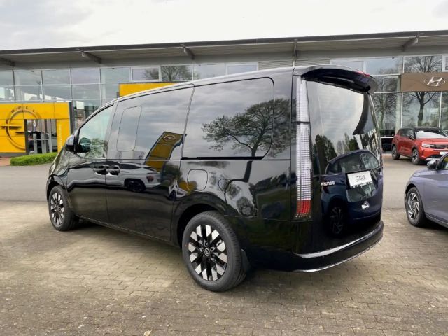 Hyundai Staria Signature