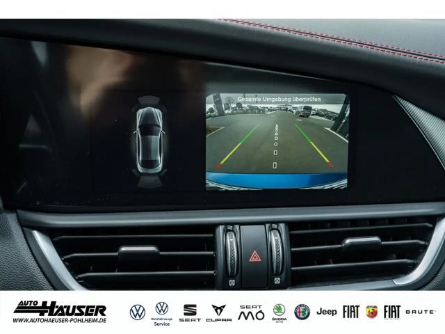 Alfa Romeo Giulia AT8 Q4 Turbo