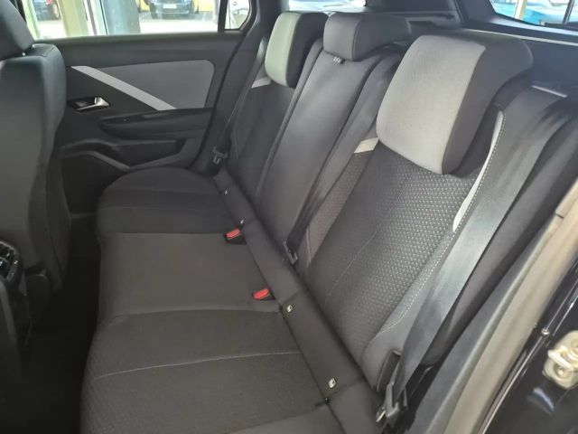 Opel Astra 1.2 Turbo Edition Sports Tourer