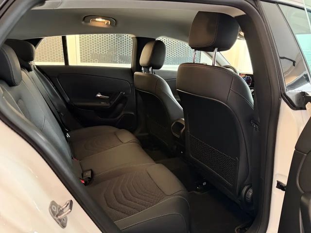 Mercedes-Benz CLA 180 CLA 180 d Shooting Brake