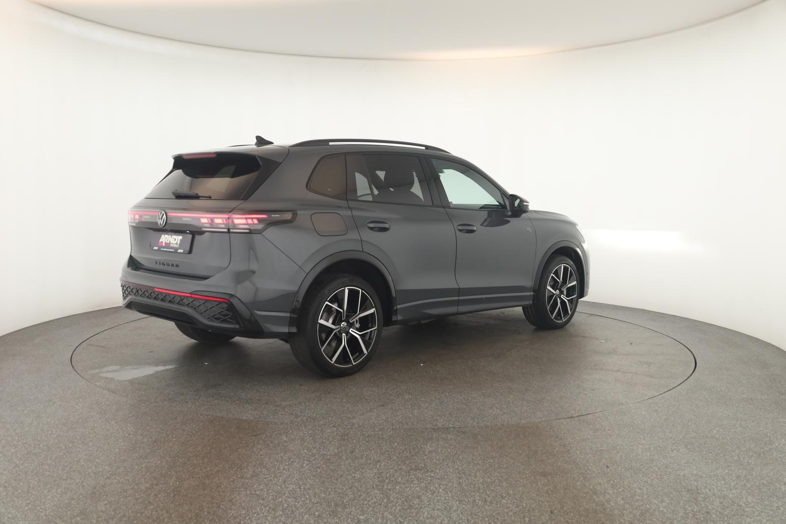 Volkswagen Tiguan 2.0 TSI DSG IQ.Drive R-Line