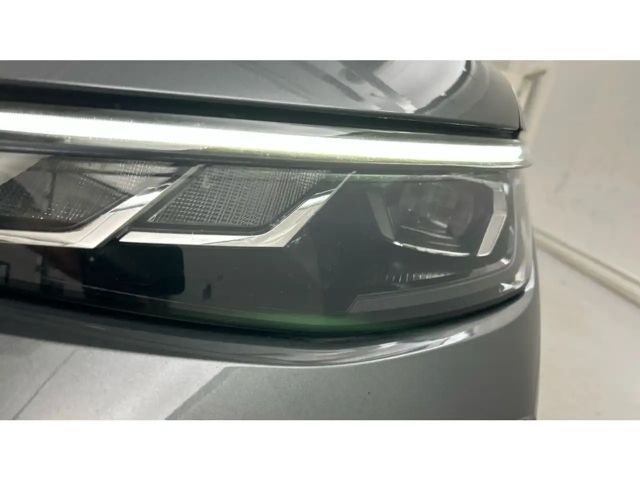 Volkswagen Passat 1.5 eTSI Business Variant