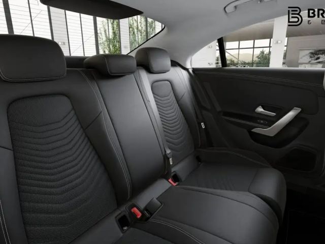 Mercedes-Benz CLA 180 Coupé Progressive