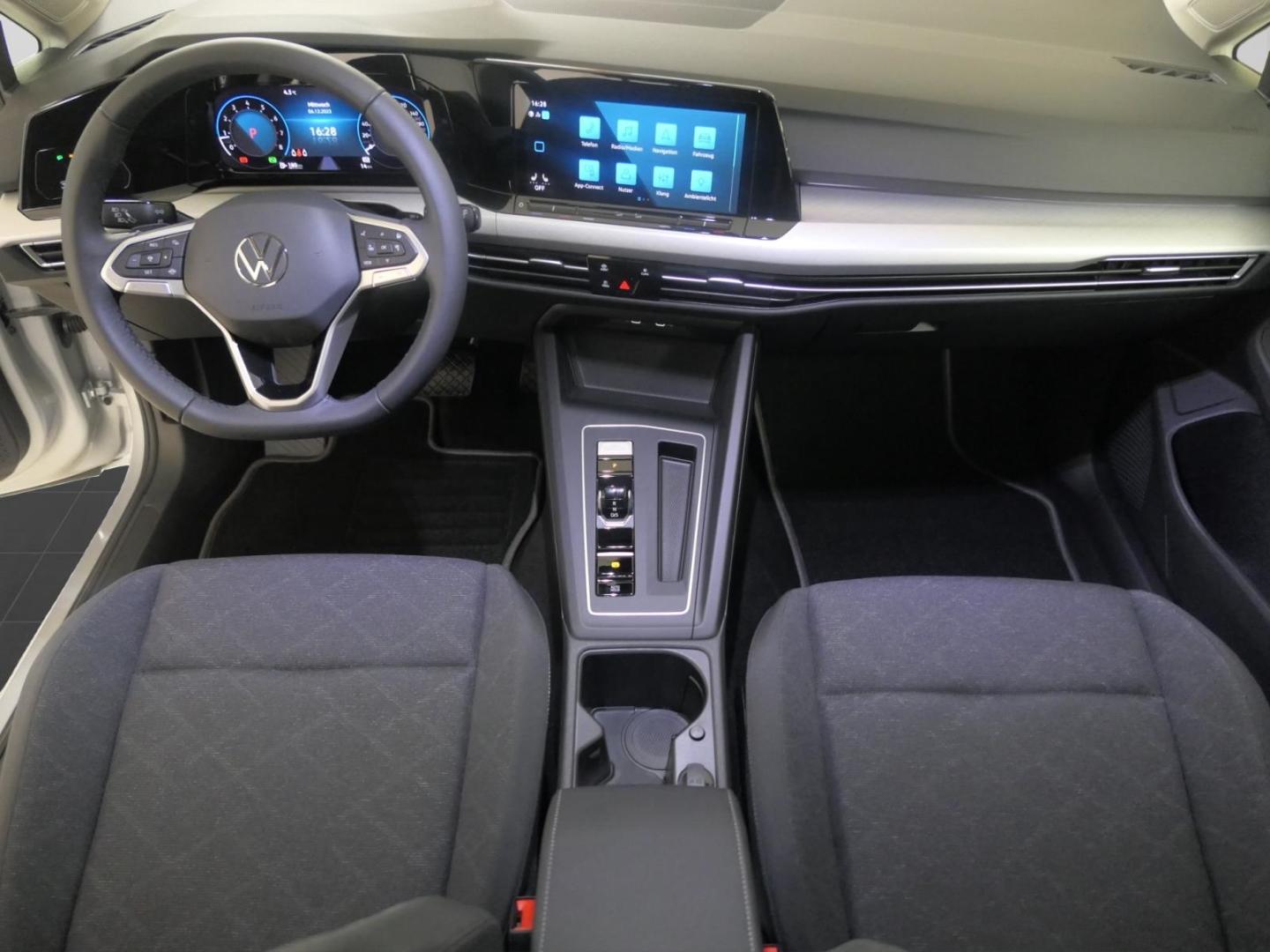 Volkswagen Golf 1.5 eTSI DSG Golf VIII Life