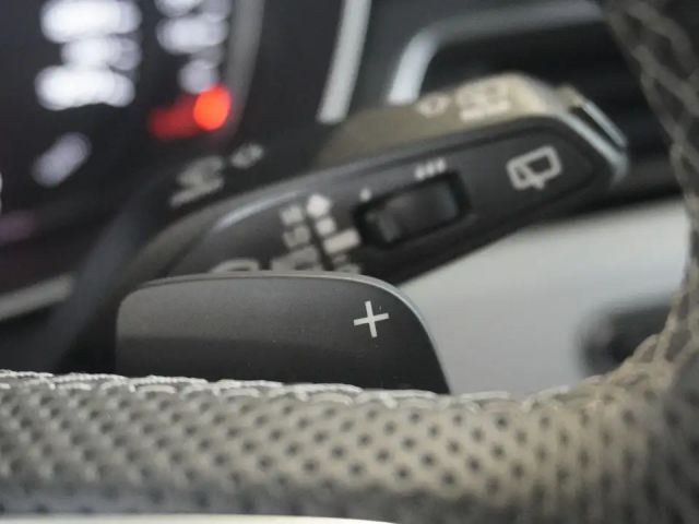 Audi A4 40 TFSI Avant Quattro S-Line