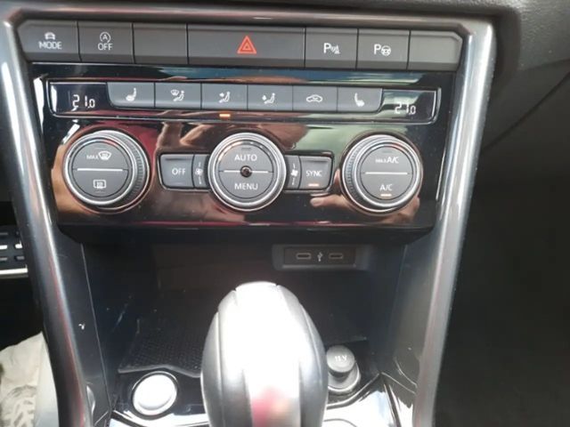 Volkswagen T-Roc 1.5 TSI DSG R-Line Sport