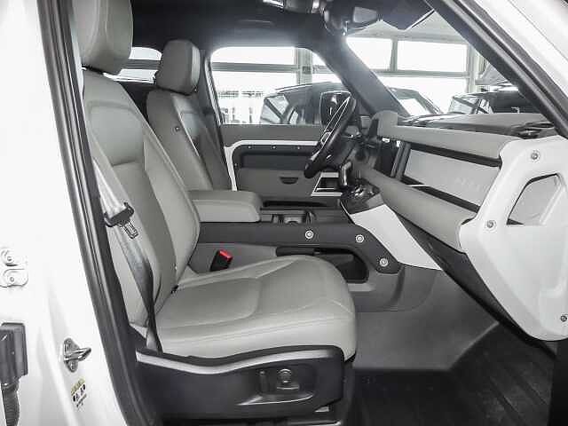 Land Rover Defender 110 Dynamic SE