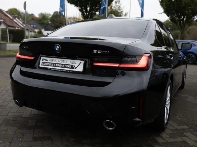 BMW 320 320i M-Sport Sedan xDrive