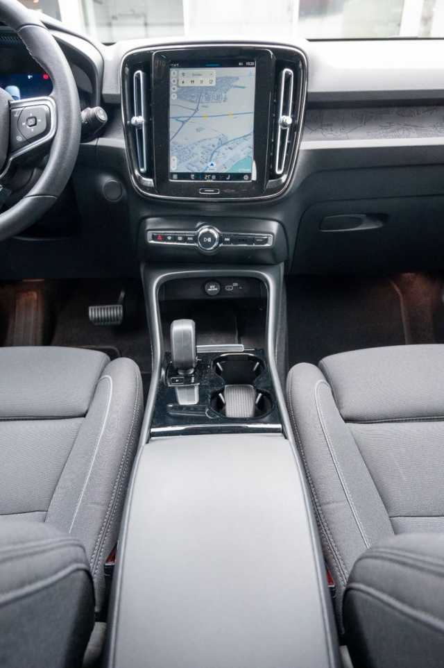 Volvo XC40 Core Recharge