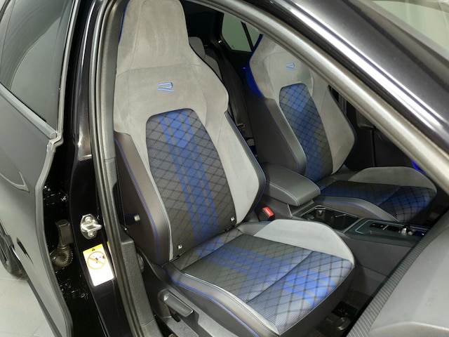 Volkswagen Golf 2.0 TSI DSG