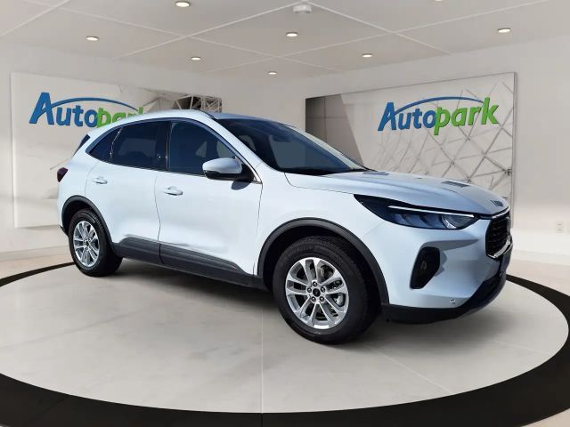 Ford Kuga AWD Hybrid Titanium