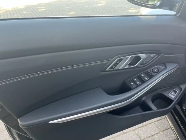 BMW 320 320i M-Sport Touring