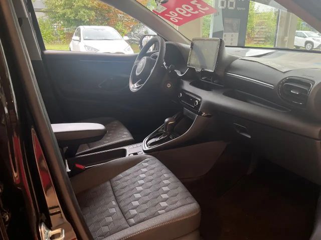 Toyota Yaris 1.5 Teamplayer ACC+LED+SHZ+Fernlichtass.