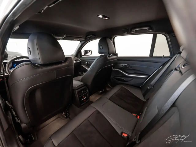 BMW 320 320e M-Sport xDrive