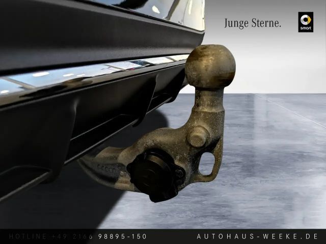 Mercedes-Benz E 200 AMG Line Sedan