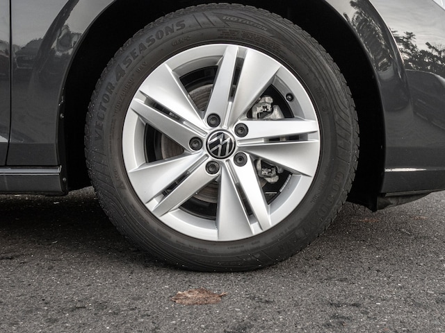 Volkswagen Golf 1.5 TSI Variant