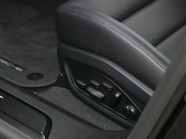 Porsche Taycan 4S Cross Turismo