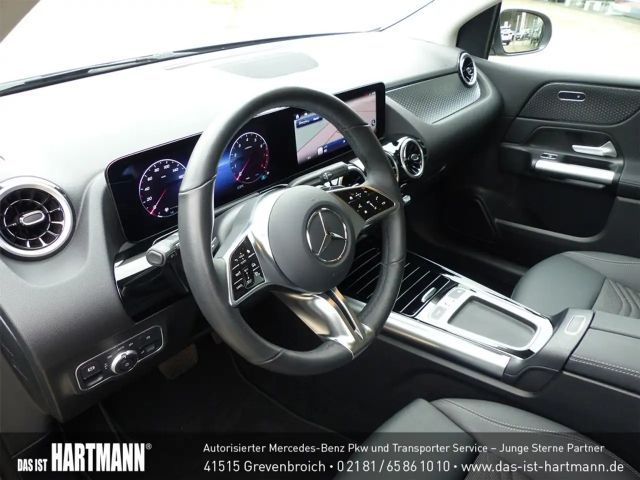 Mercedes-Benz B 180 Progressive Sedan