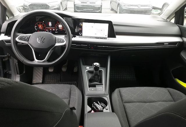 Volkswagen Golf Life Variant