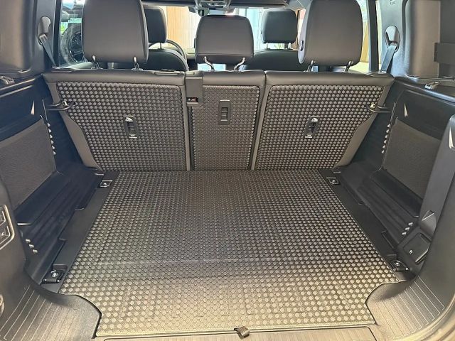 Land Rover Defender 110 AWD D250 Dynamic SE