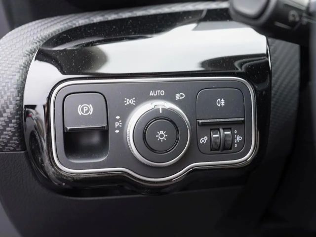 Mercedes-Benz A 250 A 250 e