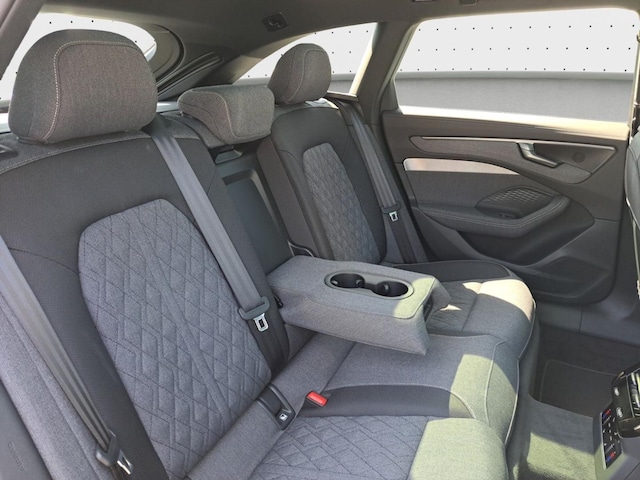 Audi A6 Avant Quattro S-Tronic