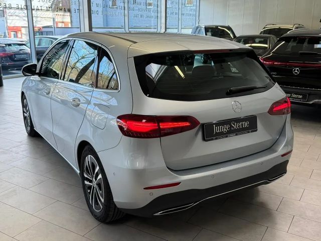 Mercedes-Benz B 180 Progressive Sedan