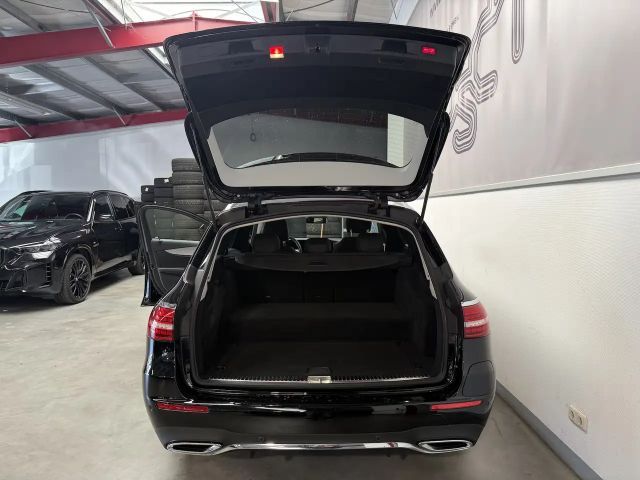 Mercedes-Benz E 300 AMG Line E 300 de