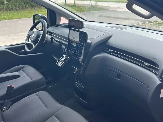 Hyundai Staria Trend