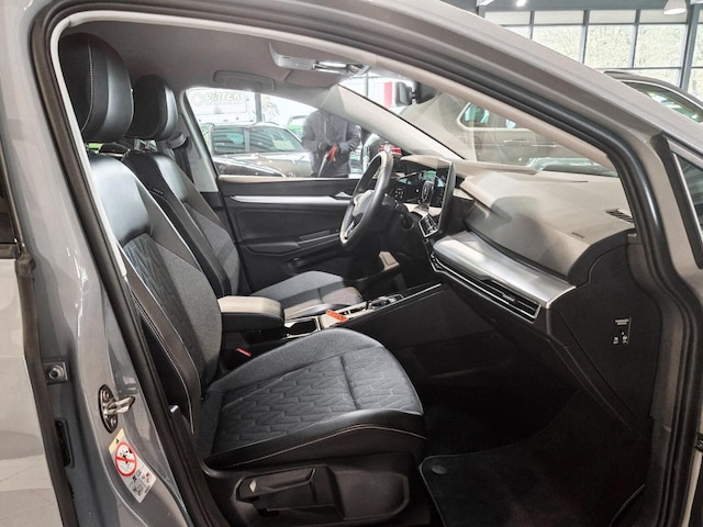 Volkswagen Golf 1.5 eTSI DSG