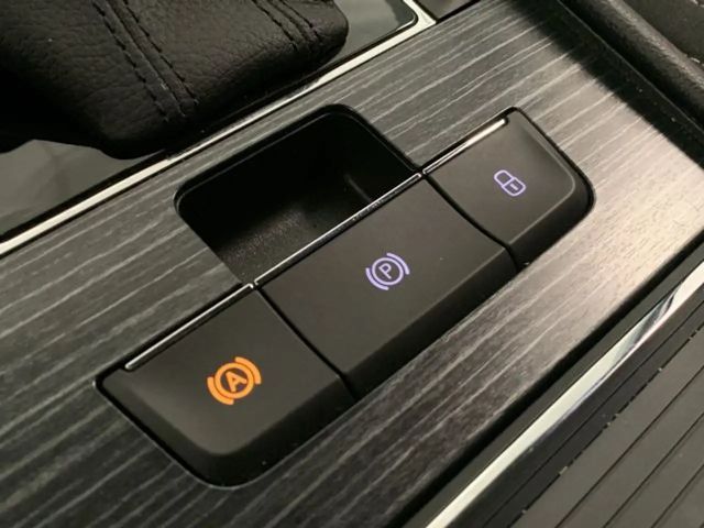 Skoda Superb 2.0 TDI Combi