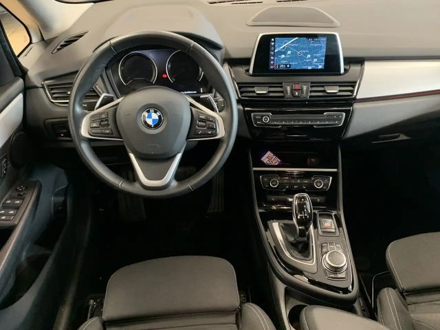 BMW 220 220d Advantage pakket
