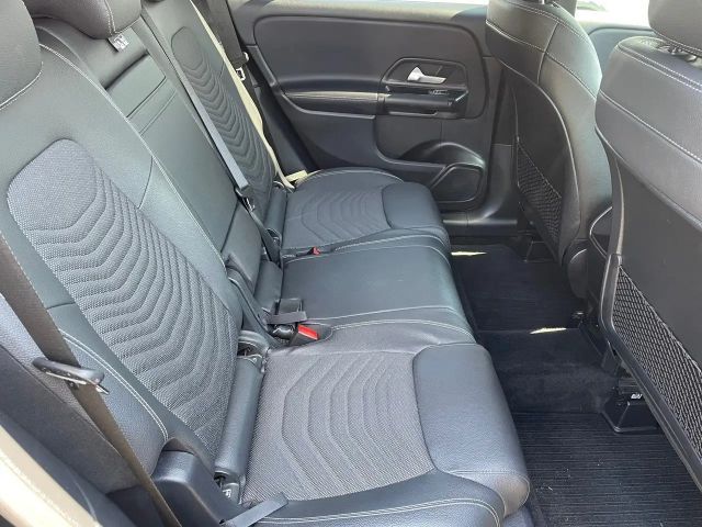 Mercedes-Benz GLB 200 Style