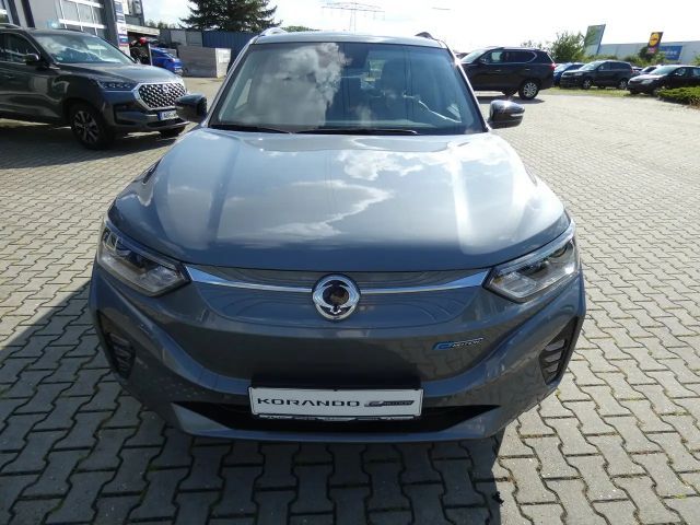 SsangYong Korando E-Motion Platinum Automatik Navi Sitzheizung PDC
